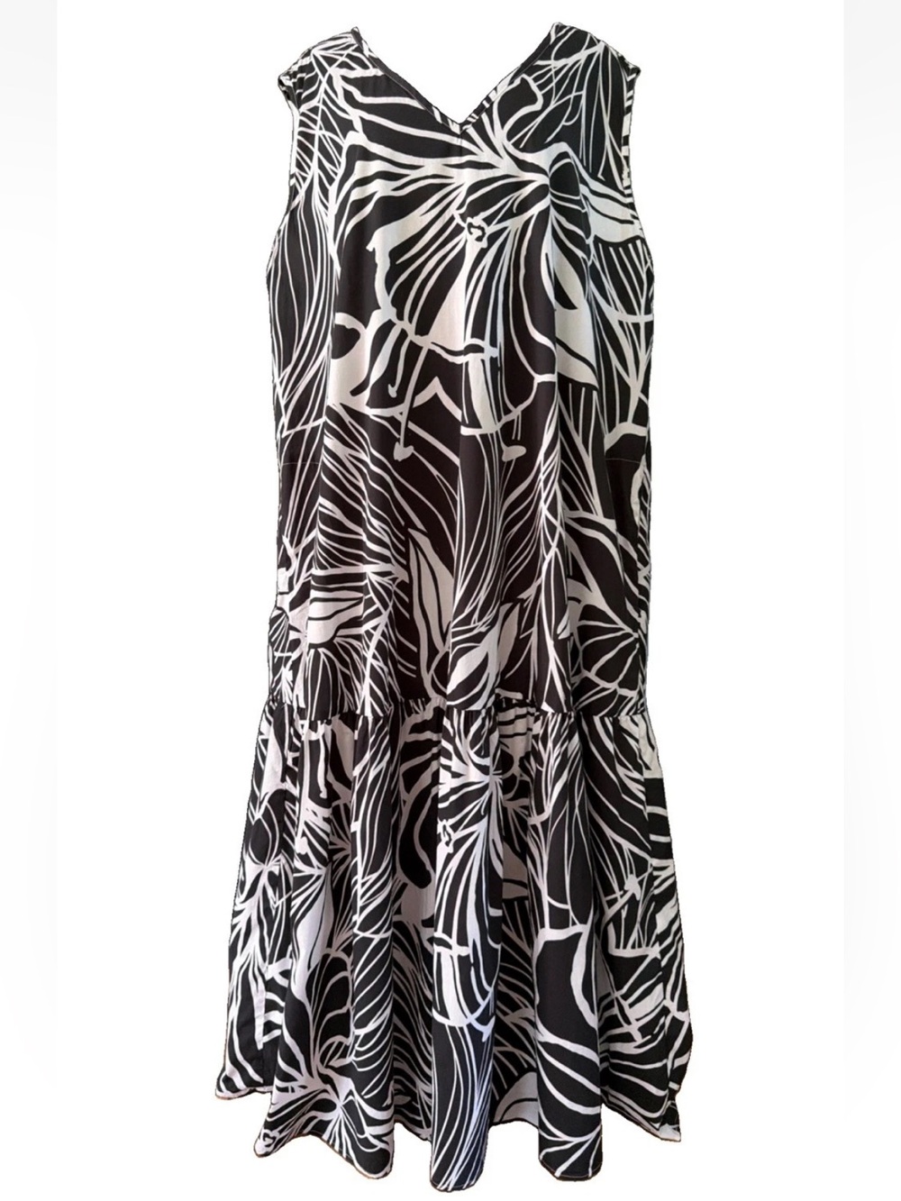 Persona By Marina Rinaldi Black & White Stylized Floral Print Maxi Dress Size 22